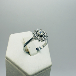 Anello margherita oro bianco 18k con diamanti 0,25ct