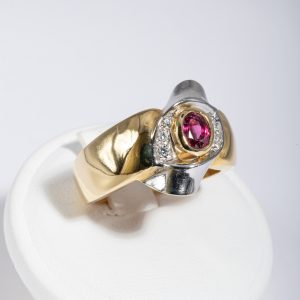 Anello oro giallo 18k con diamanti 0,15ct e rubino