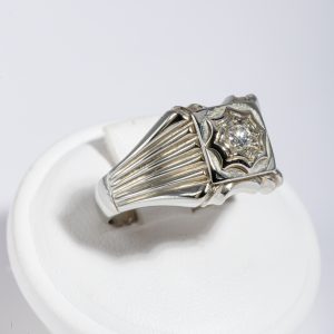 Anello da uomo oro bianco 18k con diamante 0,10ct