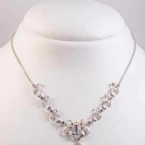 Collana oro bianco 18k con perle e zaffiri