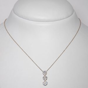 Collana oro bianco 18k con pendenti e diamanti 0,60ct tot.