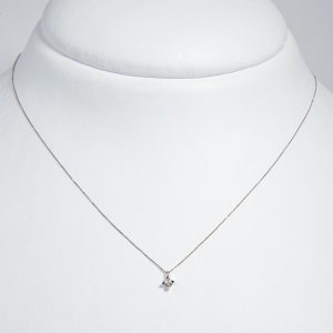 Collana punto luce oro bianco 18k con diamante 0,10ct