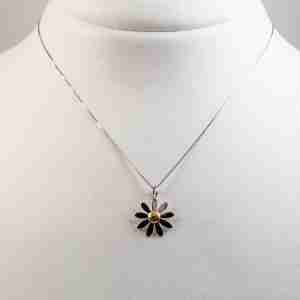 Collana oro bianco 18k con pendente margherita