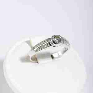 Anello oro bianco 18k con diamanti 0,30ct