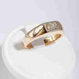 Anello oro giallo 18k con diamante 0,20ct