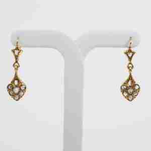 Orecchini stile antico oro giallo 18k con zaffiri bianchi