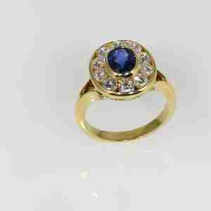 Anello oro giallo 18k con zaffiro e diamanti tot. ct.1,00